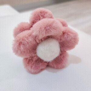 (Last Chance)Fluffy Flower Claw Clip